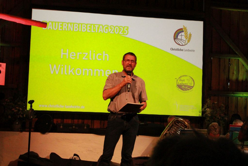images/gallerie/Bauernbibeltag%20bei%20LWB%20Kempe%202025/IMG_9264.jpg#joomlaImage://local-images/gallerie/Bauernbibeltag bei LWB Kempe 2025/IMG_9264.jpg?width=1024&height=683